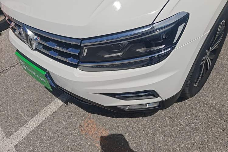 Used Volkswagen Tiguan L 2017 380TSI Automatic All-Wheel-Drive Luxury Edition Left Front Headlight