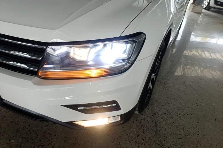 Used Volkswagen Tiguan L 2017 330TSI Automatic Two-Wheel Drive Luxury Edition Left Front Headlight