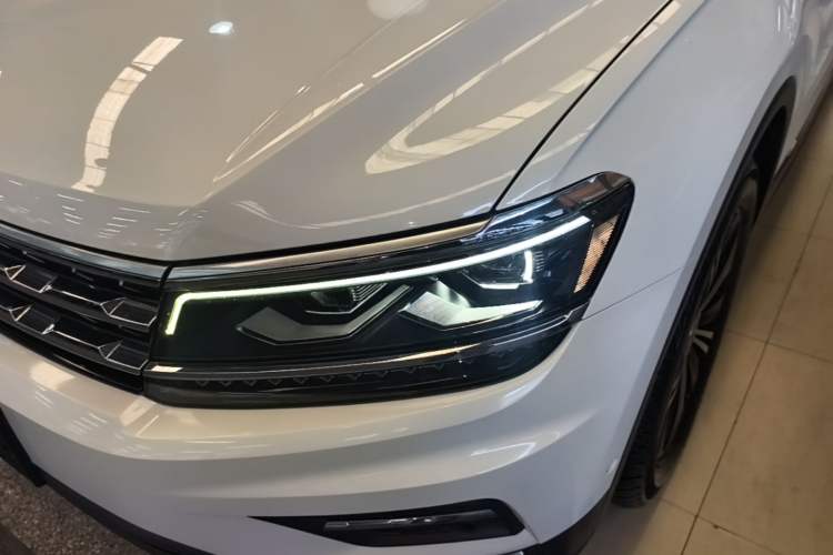 Used Volkswagen Tiguan L 2017 330TSI Automatic Two-Wheel Drive Flagship Edition Left Front Headlight