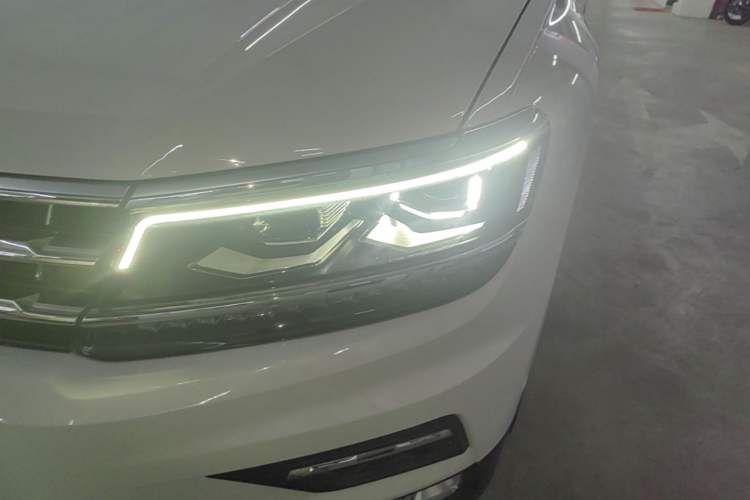 Used Volkswagen Tiguan L 2017 330TSI Automatic Two-Wheel Drive Flagship Edition Left Front Headlight