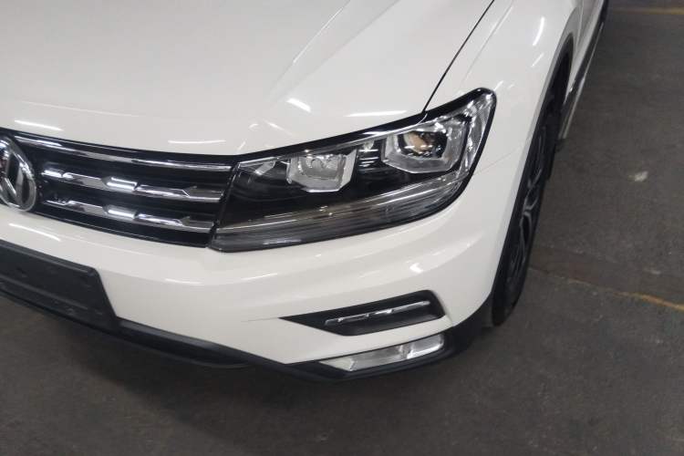 Used Volkswagen Tiguan L 2017 330TSI Automatic Two-Wheel Drive Comfort Edition Left Front Headlight