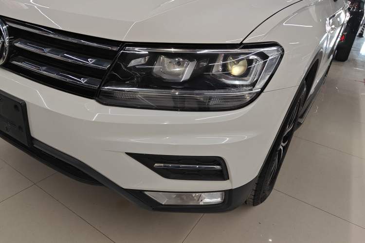 Used Volkswagen Tiguan L 2017 330TSI Automatic Two-Wheel Drive Luxury Edition Left Front Headlight