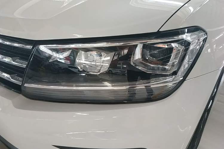 Used Volkswagen Tiguan L 2017 330TSI Automatic Two-Wheel Drive Luxury Edition Left Front Headlight