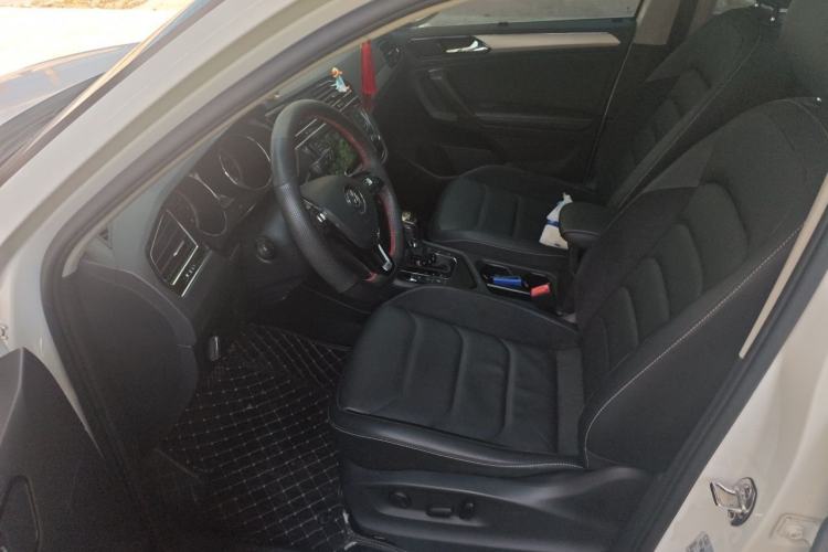 Used Volkswagen Tiguan L 2017 380TSI Automatic All-Wheel-Drive Luxury Edition Left Front Seat