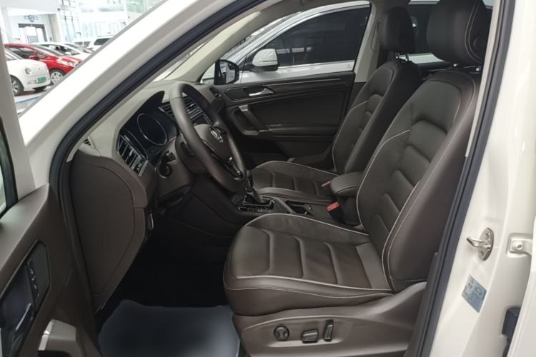 Used Volkswagen Tiguan L 2017 330TSI Automatic Two-Wheel Drive Flagship Edition Left Front Seat