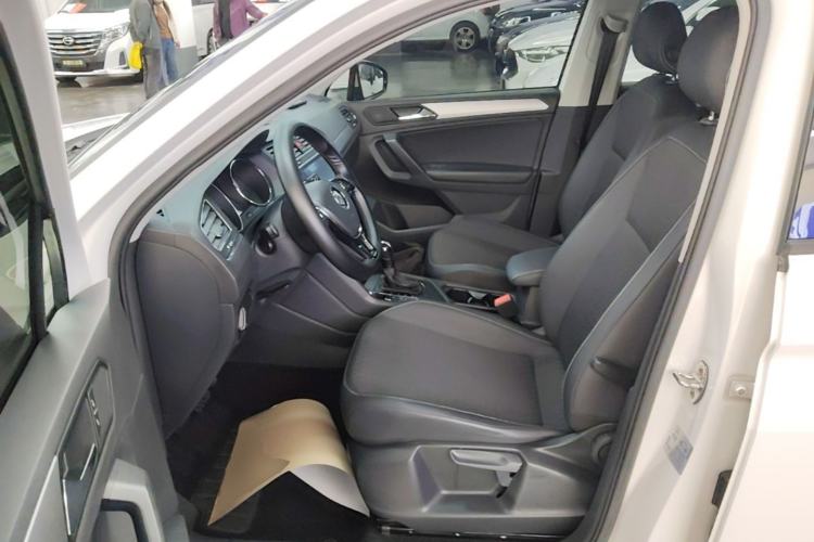 Used Volkswagen Tiguan L 2017 330TSI Automatic Two-Wheel Drive Luxury Edition Left Front Seat