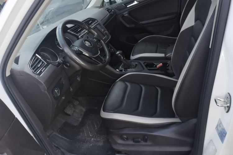 Used Volkswagen Tiguan L 2017 330TSI Automatic Two-Wheel Drive Luxury Edition Left Front Seat