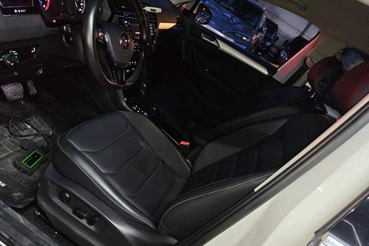 Used Volkswagen Tiguan L 2017 330TSI Automatic Two-Wheel Drive Comfort Edition Left Front Seat