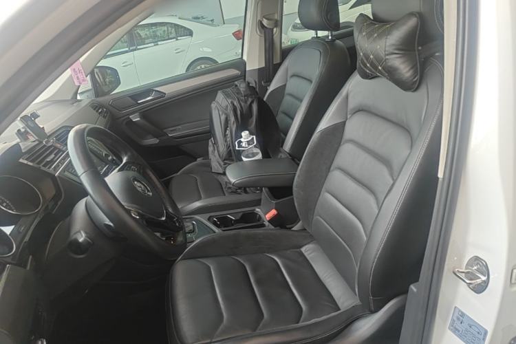 Used Volkswagen Tiguan L 2017 330TSI Automatic Two-Wheel Drive Luxury Edition Left Front Seat
