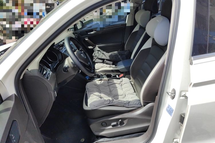 Used Volkswagen Tiguan L 2017 330TSI Automatic Two-Wheel Drive Luxury Edition Left Front Seat