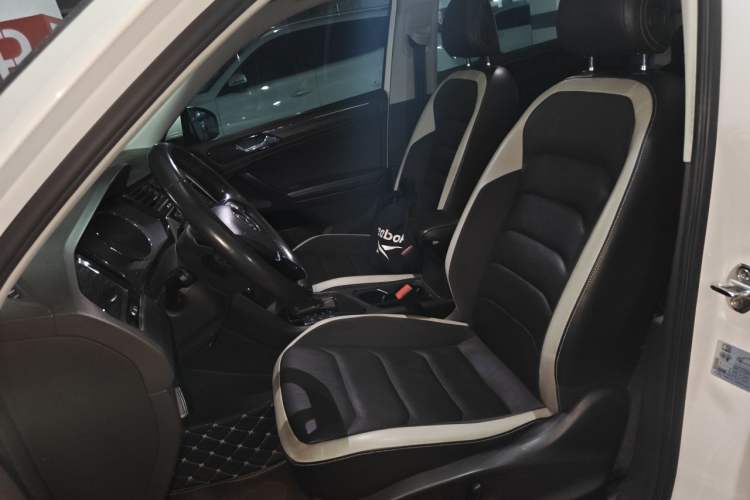 Used Volkswagen Tiguan L 2017 380TSI Automatic All-Wheel-Drive Luxury Edition Left Front Seat