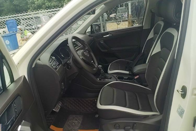 Used Volkswagen Tiguan L 2017 330TSI Automatic Two-Wheel Drive Comfort Edition Left Front Seat