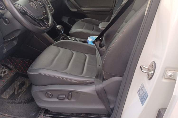 Used Volkswagen Tiguan L 2017 330TSI Automatic Two-Wheel Drive Luxury Edition Left Front Seat