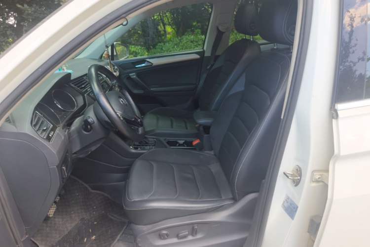 Used Volkswagen Tiguan L 2017 330TSI Automatic Two-Wheel Drive Luxury Edition Left Front Seat