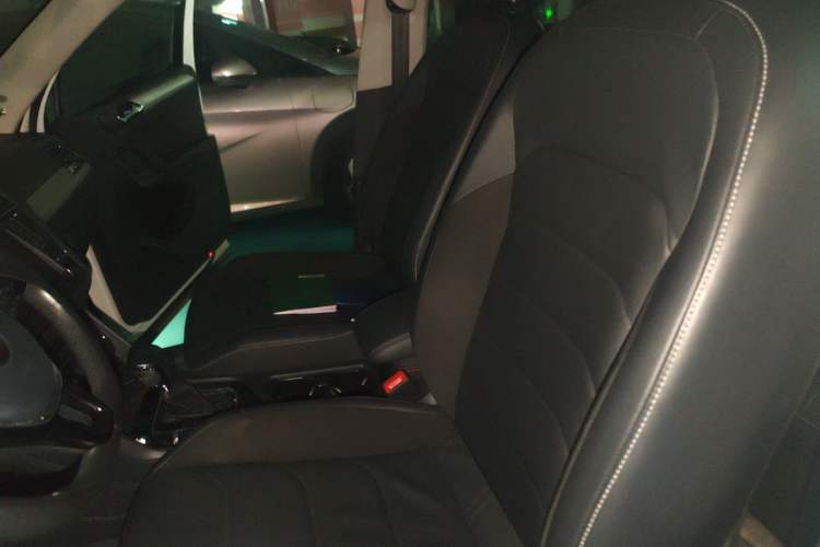 Used Volkswagen Tiguan L 2017 330TSI Automatic Two-Wheel Drive Comfort Edition Left Front Seat
