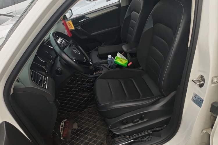 Used Volkswagen Tiguan L 2017 330TSI Automatic Two-Wheel Drive Luxury Edition Left Front Seat