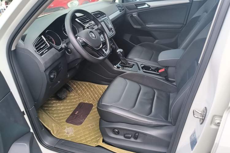 Used Volkswagen Tiguan L 2017 330TSI Automatic Two-Wheel Drive Luxury Edition Left Front Seat