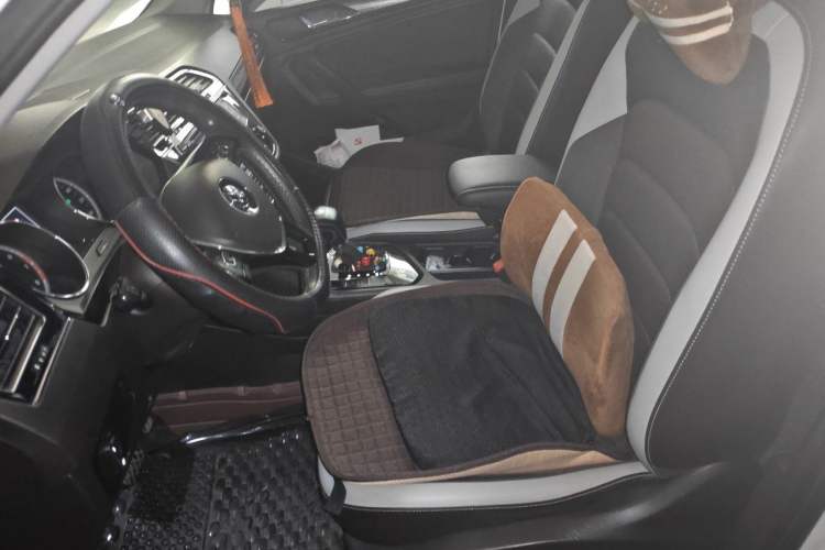 Used Volkswagen Tiguan L 2017 330TSI Automatic Two-Wheel Drive Comfort Edition Left Front Seat