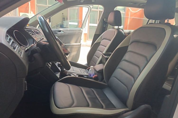 Used Volkswagen Tiguan L 2017 330TSI Automatic Two-Wheel Drive Luxury Edition Left Front Seat