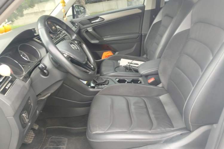 Used Volkswagen Tiguan L 2017 330TSI Automatic Two-Wheel Drive Luxury Edition Left Front Seat