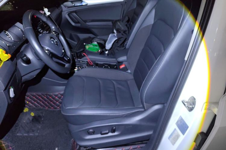 Used Volkswagen Tiguan L 2017 380TSI Automatic All-Wheel-Drive Luxury Edition Left Front Seat