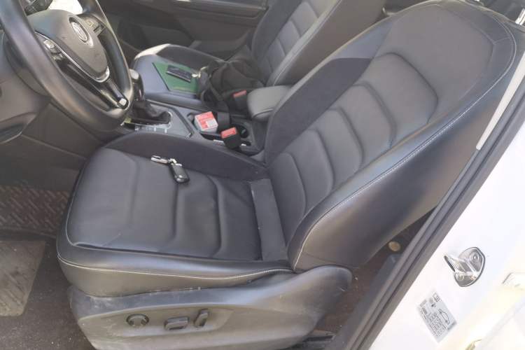 Used Volkswagen Tiguan L 2017 330TSI Automatic Two-Wheel Drive Comfort Edition Left Front Seat