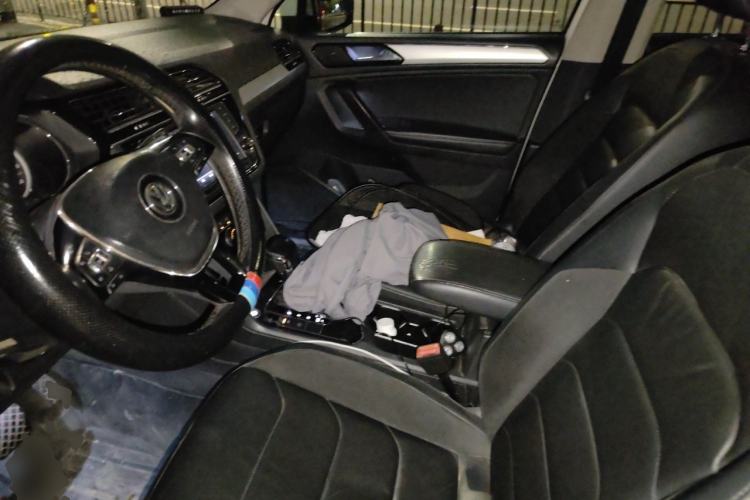 Used Volkswagen Tiguan L 2017 330TSI Automatic Two-Wheel Drive Luxury Edition Left Front Seat