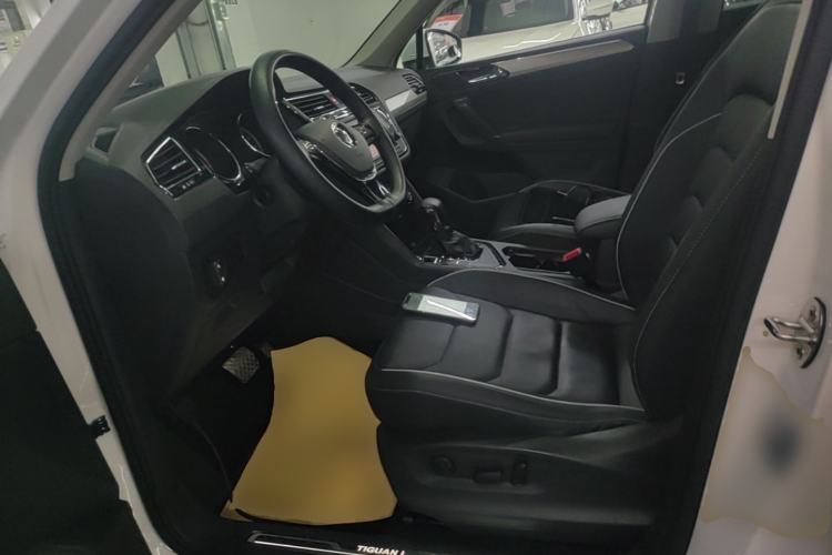 Used Volkswagen Tiguan L 2017 330TSI Automatic Two-Wheel Drive Flagship Edition Left Front Seat