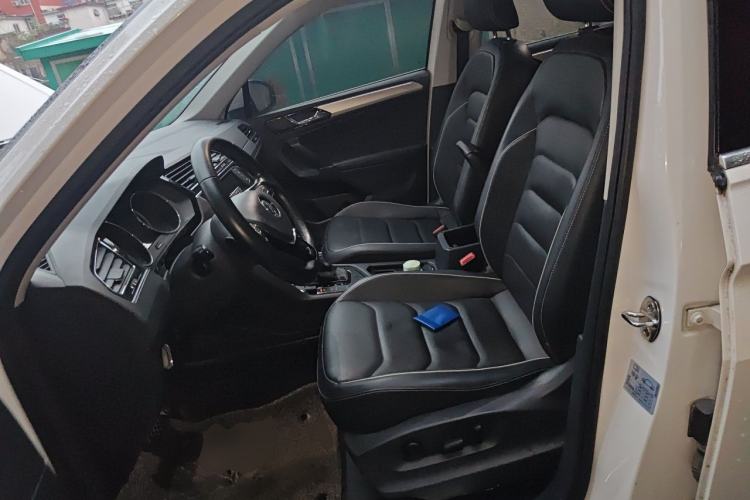 Used Volkswagen Tiguan L 2017 330TSI Automatic Two-Wheel Drive Flagship Edition Left Front Seat