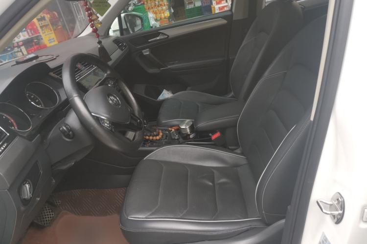 Used Volkswagen Tiguan L 2017 330TSI Automatic Two-Wheel Drive Flagship Edition Left Front Seat