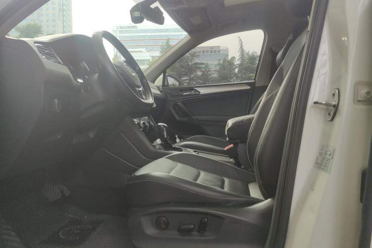 Used Volkswagen Tiguan L 2017 330TSI Automatic Two-Wheel Drive Flagship Edition Left Front Seat