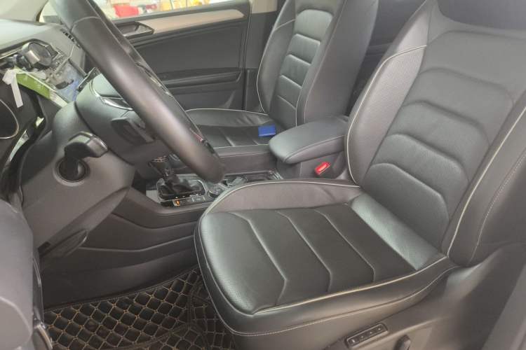 Used Volkswagen Tiguan L 2017 380TSI Automatic All-Wheel-Drive Flagship Edition Left Front Seat