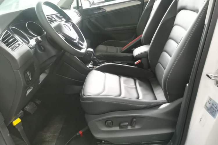Used Volkswagen Tiguan L 2017 380TSI Automatic All-Wheel-Drive Luxury Edition Left Front Seat