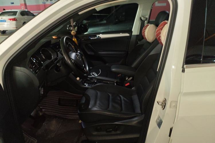 Used Volkswagen Tiguan L 2017 380TSI Automatic All-Wheel-Drive Luxury Edition Left Front Seat