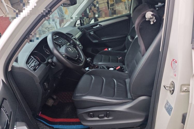 Used Volkswagen Tiguan L 2017 330TSI Automatic Two-Wheel Drive Luxury Edition Left Front Seat