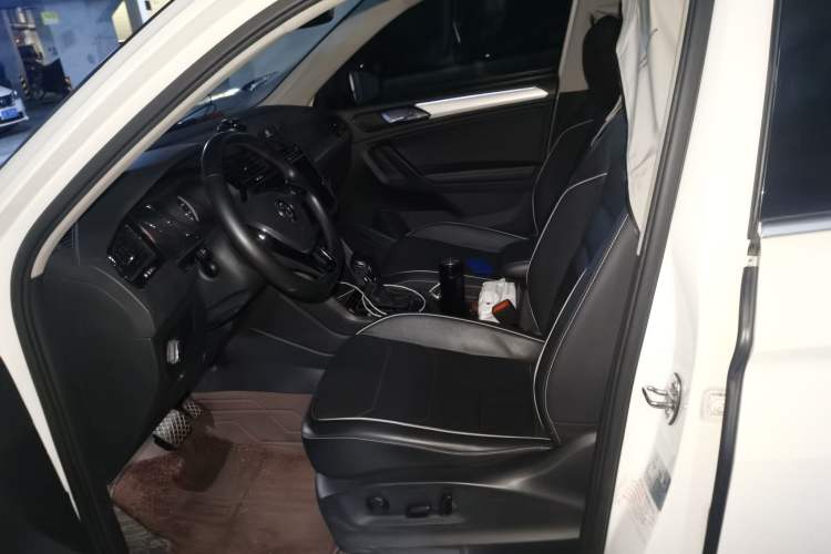 Used Volkswagen Tiguan L 2017 330TSI Automatic Two-Wheel Drive Flagship Edition Left Front Seat