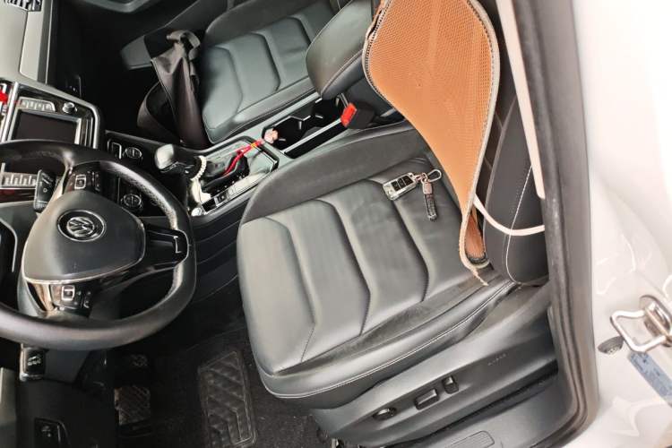 Used Volkswagen Tiguan L 2017 330TSI Automatic Two-Wheel Drive Luxury Edition Left Front Seat