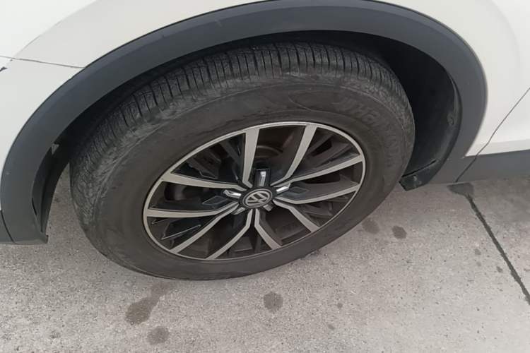 Used Volkswagen Tiguan L 2017 330TSI Automatic Two-Wheel Drive Luxury Edition Left Front Wheel Hub