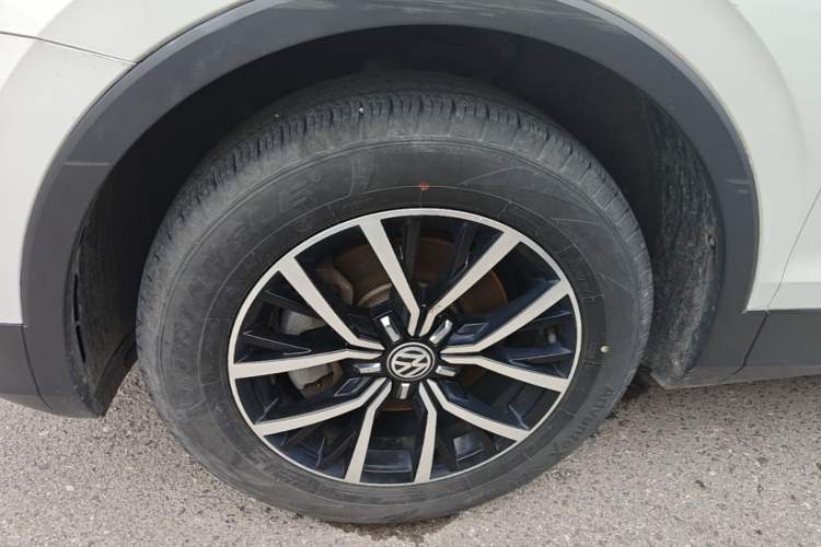 Used Volkswagen Tiguan L 2017 330TSI Automatic Two-Wheel Drive Luxury Edition Left Front Wheel Hub