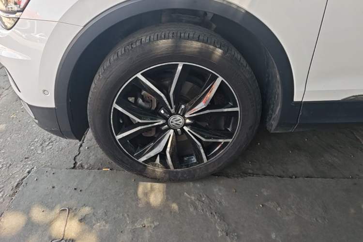 Used Volkswagen Tiguan L 2017 330TSI Automatic Two-Wheel Drive Flagship Edition Left Front Wheel Hub