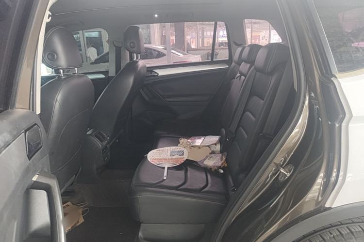 Used Volkswagen Tiguan L 2017 330TSI Automatic Two-Wheel Drive Luxury Edition Left Rear Seat