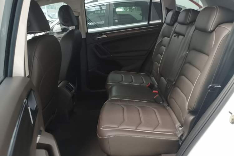 Used Volkswagen Tiguan L 2017 330TSI Automatic Two-Wheel Drive Flagship Edition Left Rear Seat