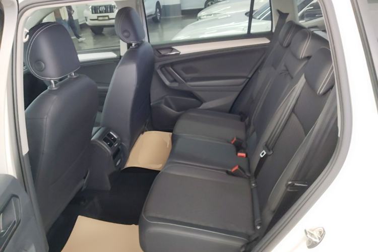 Used Volkswagen Tiguan L 2017 330TSI Automatic Two-Wheel Drive Luxury Edition Left Rear Seat
