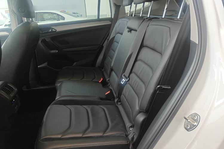 Used Volkswagen Tiguan L 2017 330TSI Automatic Two-Wheel Drive Luxury Edition Left Rear Seat