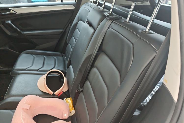 Used Volkswagen Tiguan L 2017 330TSI Automatic Two-Wheel Drive Luxury Edition Left Rear Seat