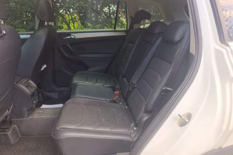 Used Volkswagen Tiguan L 2017 330TSI Automatic Two-Wheel Drive Luxury Edition Left Rear Seat