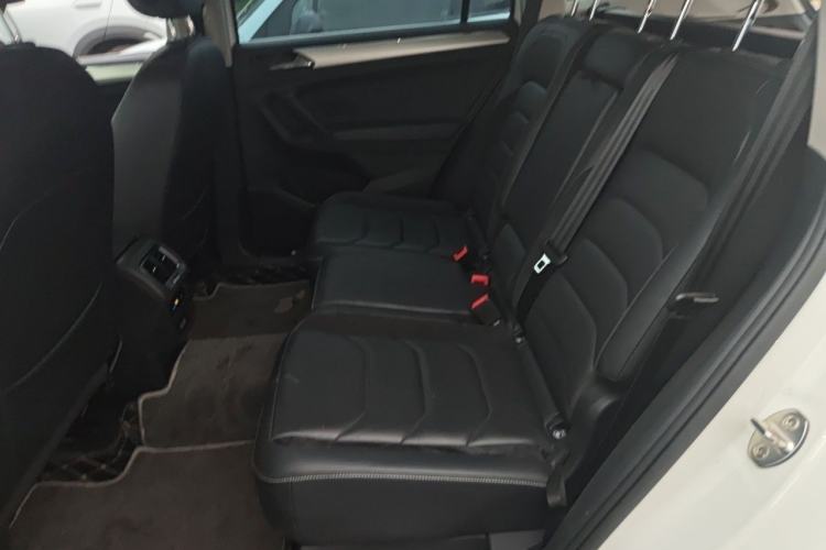 Used Volkswagen Tiguan L 2017 330TSI Automatic Two-Wheel Drive Luxury Edition Left Rear Seat