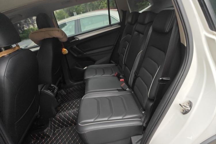 Used Volkswagen Tiguan L 2017 330TSI Automatic Two-Wheel Drive Flagship Edition Left Rear Seat