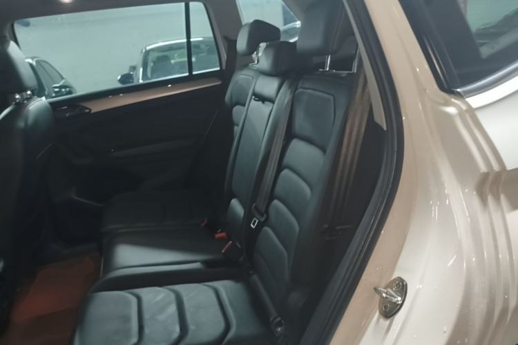 Used Volkswagen Tiguan L 2017 330TSI Automatic Two-Wheel Drive Luxury Edition Left Rear Seat