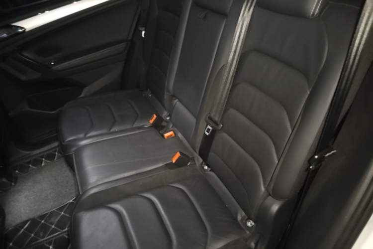 Used Volkswagen Tiguan L 2017 330TSI Automatic Two-Wheel Drive Luxury Edition Left Rear Seat